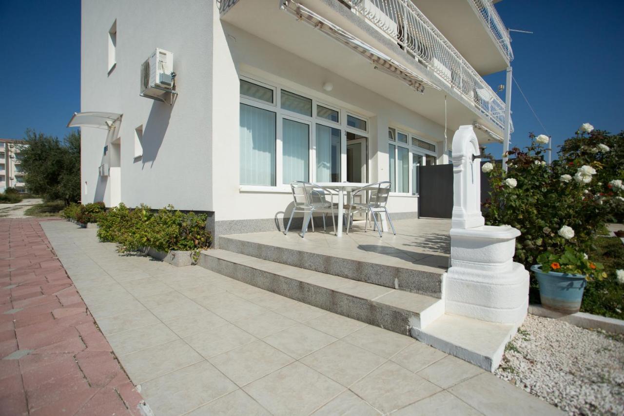 Beach Studio Apartment Ivana Kastela Exterior photo