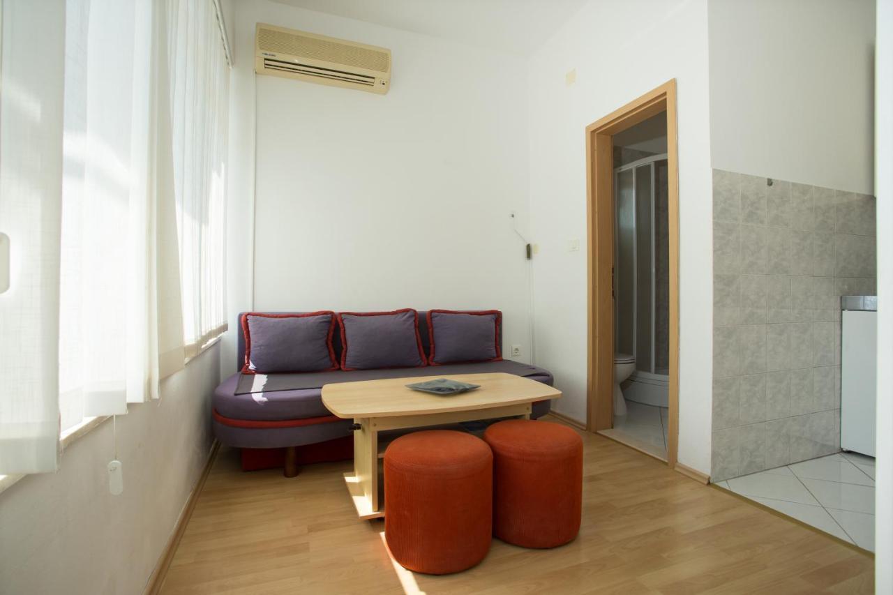 Beach Studio Apartment Ivana Kastela Exterior photo